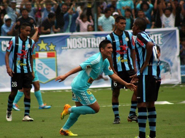 Cristal depende de sí mismo para llegar a la final del campeonato de fútbol nacional.