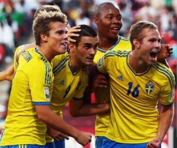 Berisha (el 9 de Suecia) condujo a su selección hacia el tercer lugar del mundial de fútbol Sub 	17.