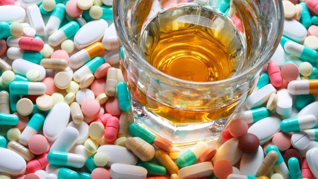 Año Nuevo: Combinar bebidas alcohólicas con medicamentos puede ser letal