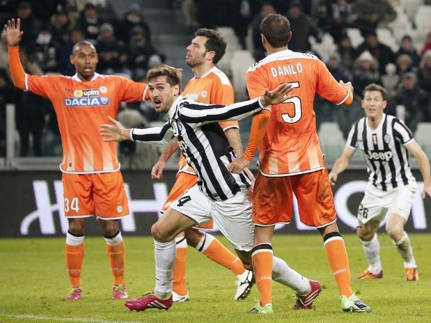 Fernando Llorente le dio el triunfo al líder Juventus sobre los minutos adicionales.