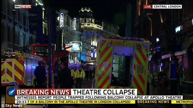 [VIDEO] Unos 60 heridos tras derrumbe en teatro Apollo de Londres