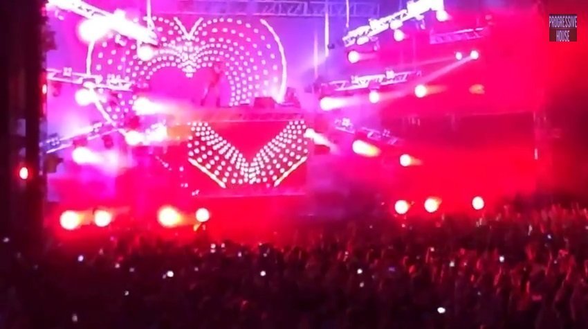 [VIDEO] Descubren que David Guetta usa playback tras dañar USB