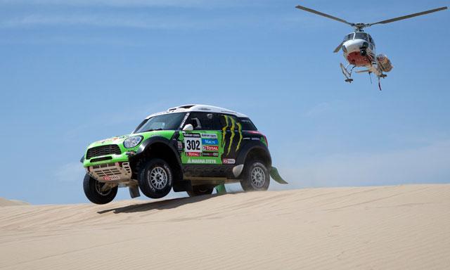 El bicampeón en autos, Stéphane Peterhansel, se convirtió en el líder general en su categoría tras obtener la segunda etapa del Dakar 2014.