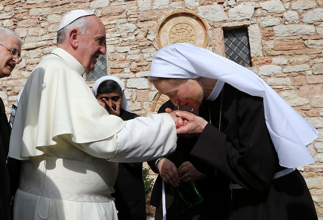 [AUDIO] Papa Francisco deja curioso mensaje telefónico a monjas