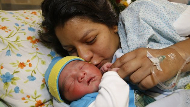 Adriano Ismael es el primer bebé del Año Nuevo 2014