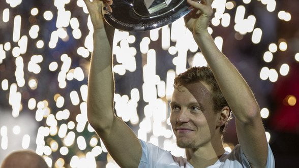 El checo Tomas Berdych logró su primer título del año en Rotterdam.