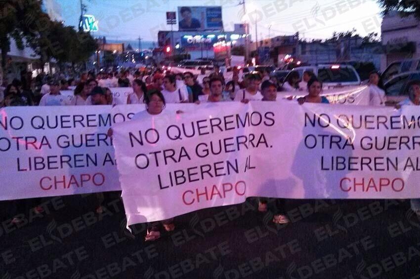Foto Twitter / Piden liberar al 'Chapo' Guzmán con masiva marcha en Culiacán