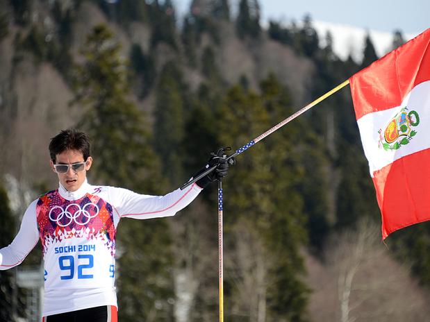 El esquiador peruano Roberto Carcelén, se ganó el aplauso sus compañeros y demás deportistas que compiten en Sochi 2014, tras llegar a la meta a pesar de tener dos costillas rotas.