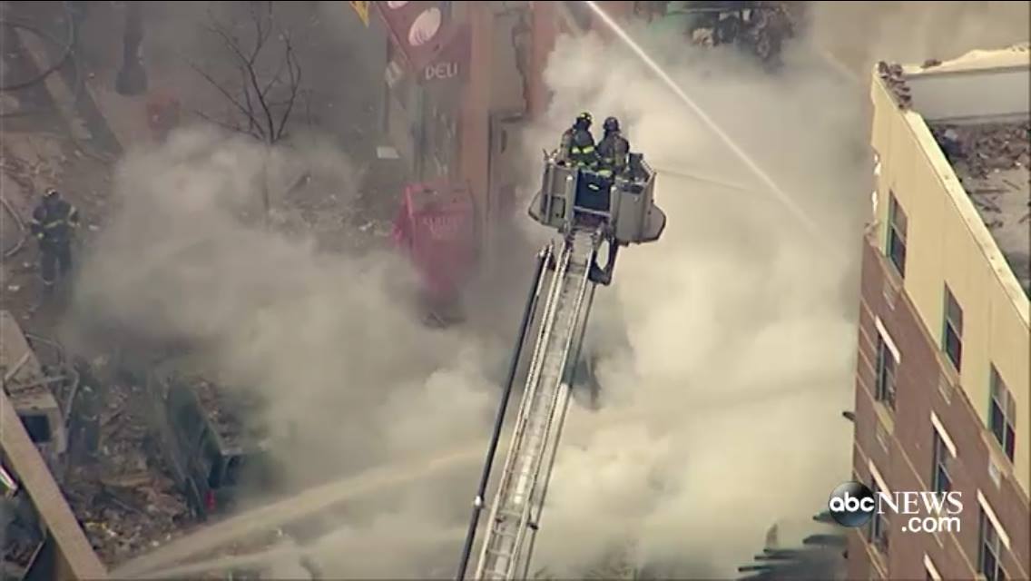 Foto ABC News / Explosión y derrumbe en edificios de NY deja tres muertos y varios heridos