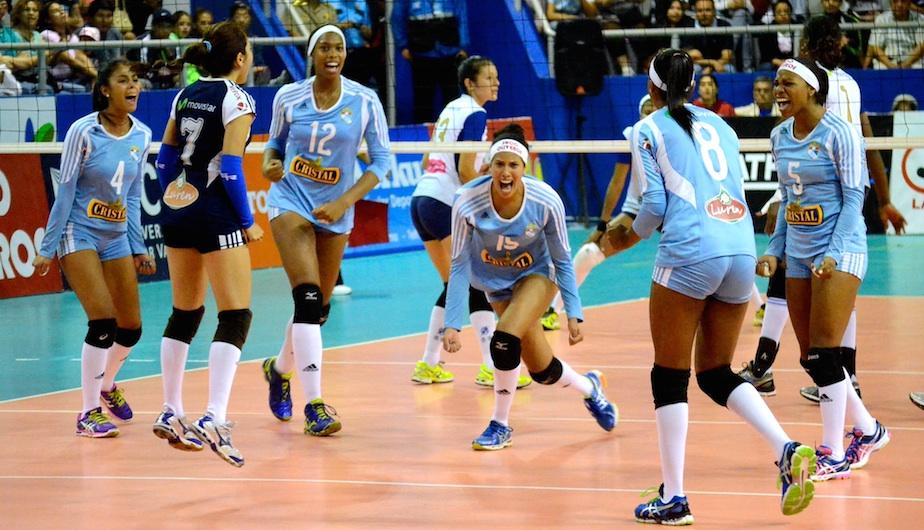 Celebración celeste al conseguir su pase a la final de la Liga Nacional de Vóleibol.