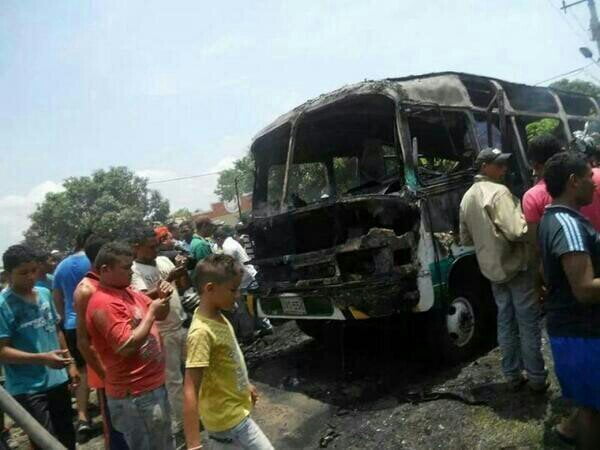 Foto @MLLacouture / Tragedia: Al menos 31 niños murieron por incendio de bus en Colombia