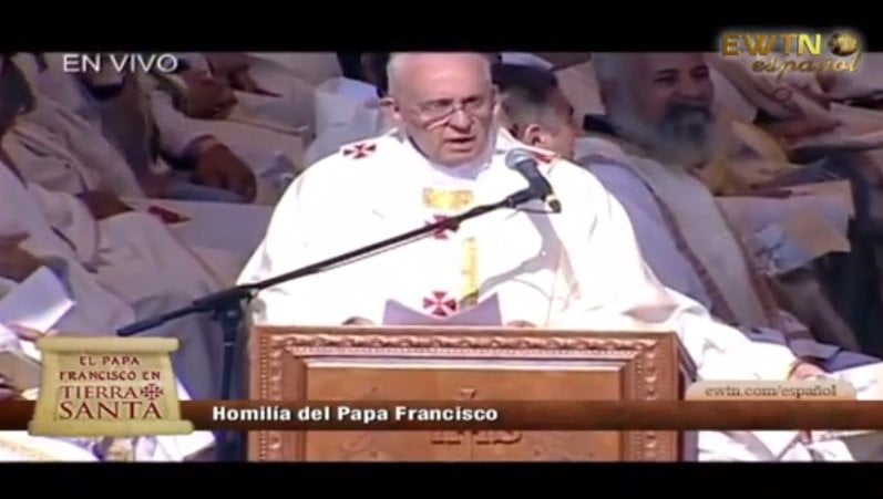 [VIDEO] Papa Francisco reza por Siria y pide terminar conflicto entre Israel y Palestina