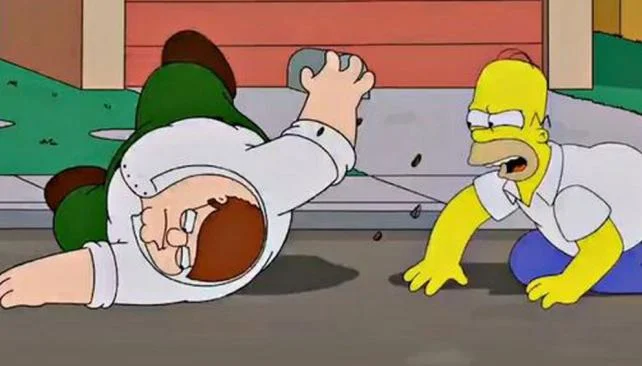[VIDEO] Homero Simpson pelea con Peter de 'Family Guy' en episodio épico