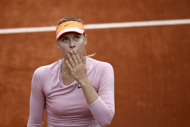 María Sharapova blanqueó a la argentina Ormaechea y se clasificó entre las 16 mejores tenistas del Roland Garros.