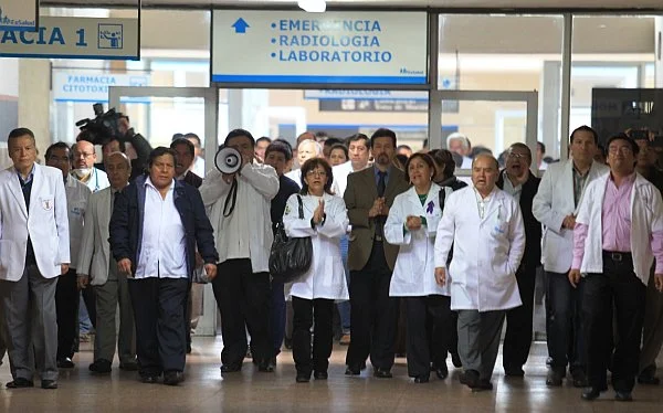 Foto El Comercio / Médicos de EsSalud levantan huelga tras mesa de diálogo
