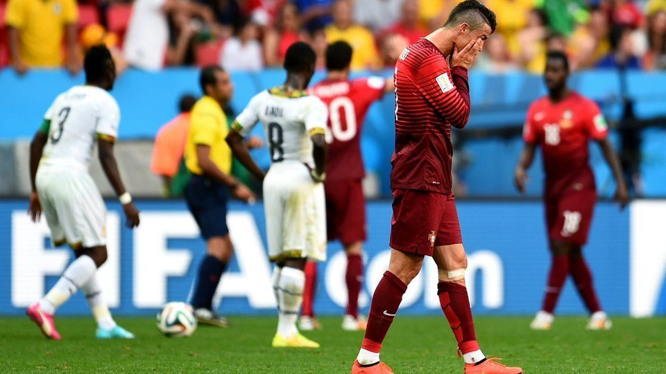 Triste despedida de Cristiano Ronaldo (a pesar de anotar un gol), tras la eliminación de Portugal en el Mundial