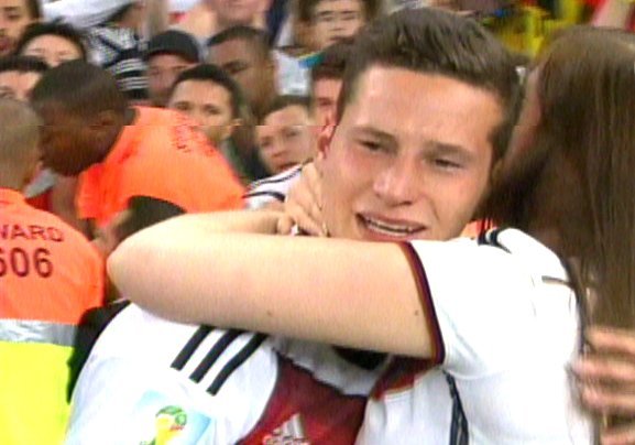 [FOTOS] Alemania campeón: Esposas y novias celebran con jugadores