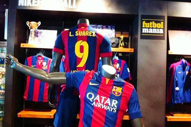 Camisetas del FC Barcelona con el nombre de Luis Suárez ya son vendidas