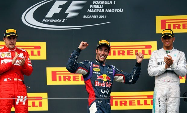 Ricciardo, con sus dos victorias en la temporada 2014 de la Fórmula 1, ha sido el  único piloto en frenar un poco el dominio del equipo Mercedes.