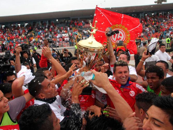 Chiclayo de fiesta. Juan Aurich se adjudicó el Torneo Apertura y clasificó a la Copa Libertadores 2015.