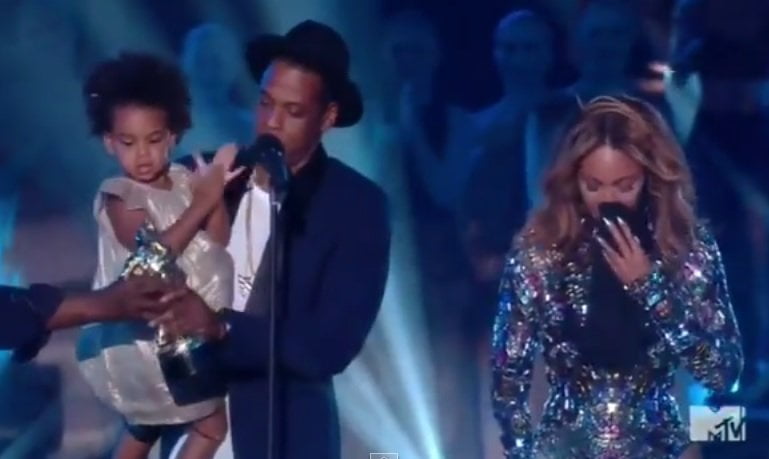 [VIDEO] Emotivo: Beyoncé llora tras recibir premio MTV de su pequeña Blue Ivy