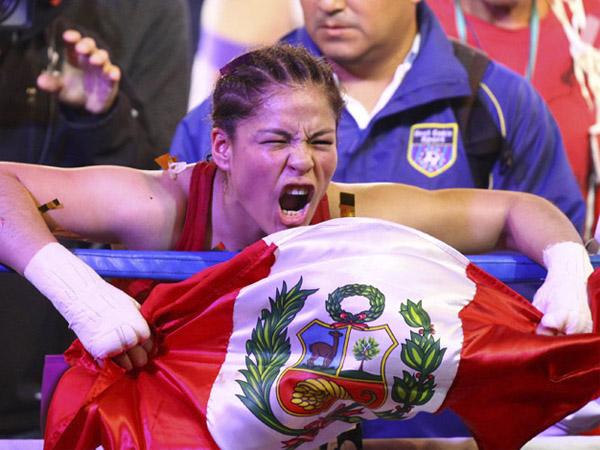 DUEÑA DEL CINTURÓN. Lecca nuevamente la hizo Linda al retener su título mundial Supermosca de Box.