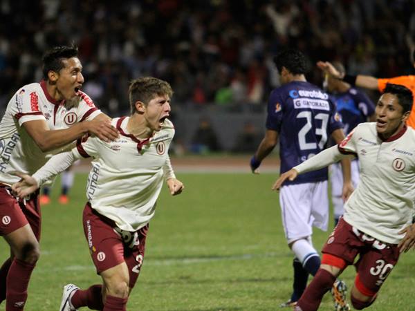 TRIUNFAZO CREMA. La “U” derrotó 2-1 a César Vallejo en Trujillo y es líder del Apertura junto al Aurich.