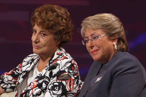 Madre de presidenta Bachelet estaba en zona de atentado en Santiago