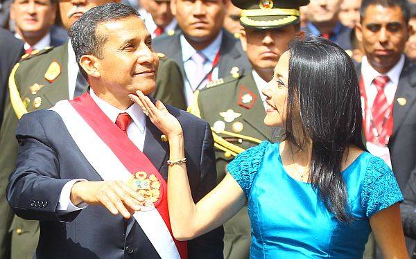 Nadine Heredia más poderosa que Humala y mandatario lo celebra