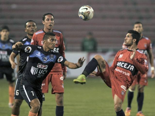 Vallejo no pudo administrar los dos goles de ventaja en Bolivia y terminó empatando con Universitario de Sucre.