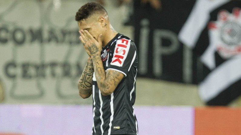 Paolo Guerrero estará ausente por los próximos cuatro partidos del Corinthians (incluido el de hot ante Vitória por acumulación de tarjetas amarillas).
