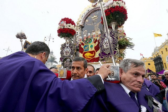 El Señor de los Milagros recibió homenaje de Humala y sus ministros