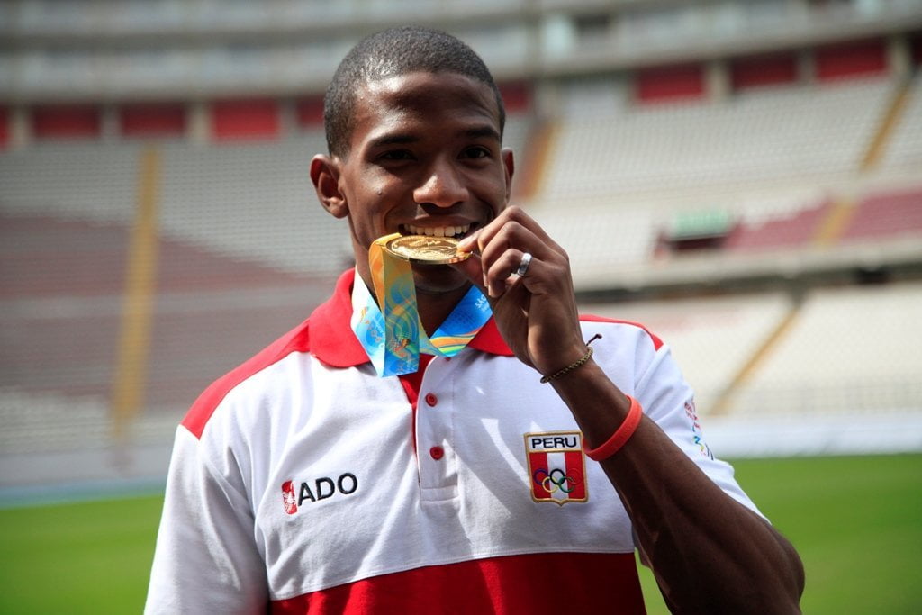 El atleta nacional – record nacional de 100 metros – obtuvo el oro en el Sudamericano Sub 23 de Uruguay.