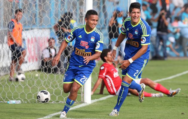 Cristal le lleva dos puntos de ventaja a Alianza Lima y ambos se enfrentarán el día jueves.