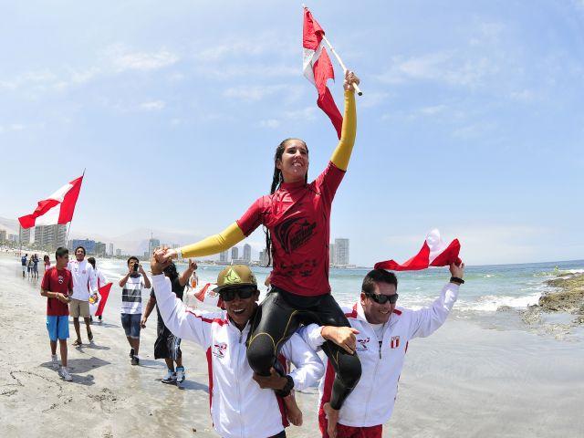 El surf peruano se alzó con otro título mundial gracias a Carolina Botteri.