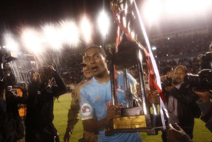 Sporting Cristal ganó el Clausura, clasificó a la Copa Libertadores y además disputará las finales del fútbol peruano contra Juan Aurich  de Chiclayo.