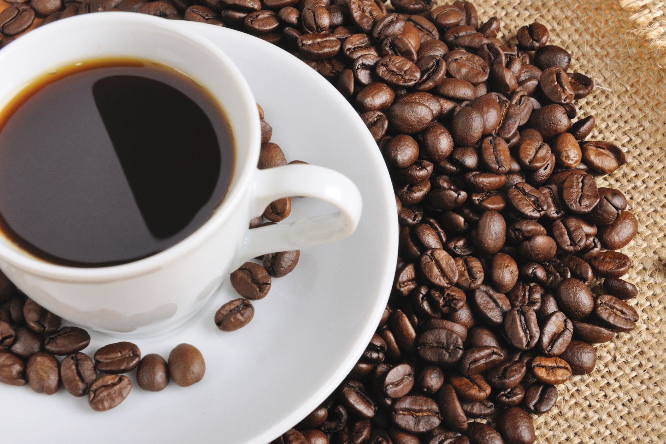 Estudio: Tomar cuatro tazas de café al día previene el cáncer a la piel