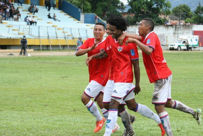 El delantero del Unión Comercio, Lionard Pajoy, es el goleador del campeonato con 6 tantos.