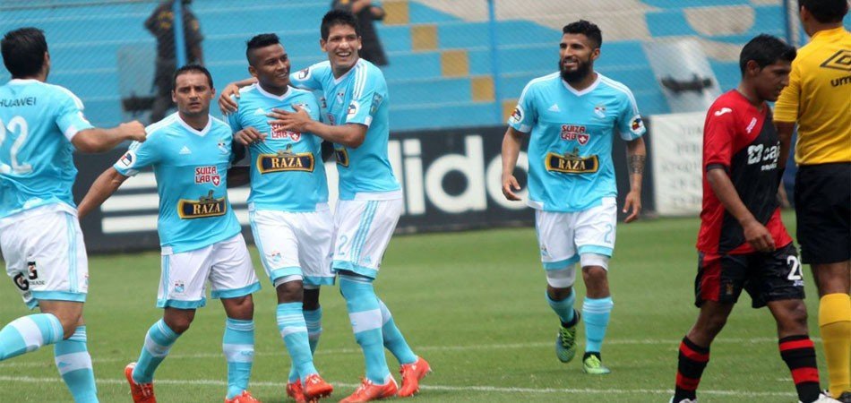 Sporting Cristal lidera en solitario su grupo