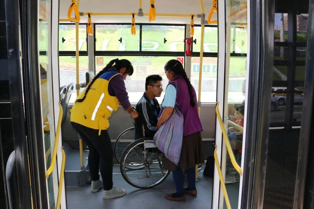Metropolitano: Optimizan atención a personas con discapacidad