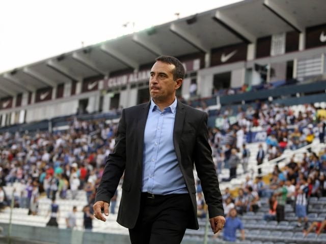 Sanguinetti renunció a su cargo de entrenador del primer equipo blanquiazul.