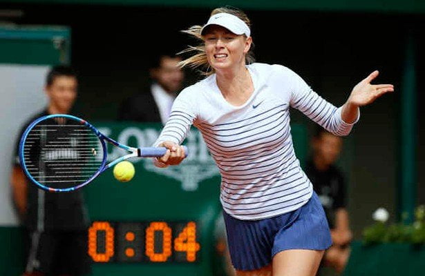 Sharapova fue sólida en su debut del Roland Garros 2015.