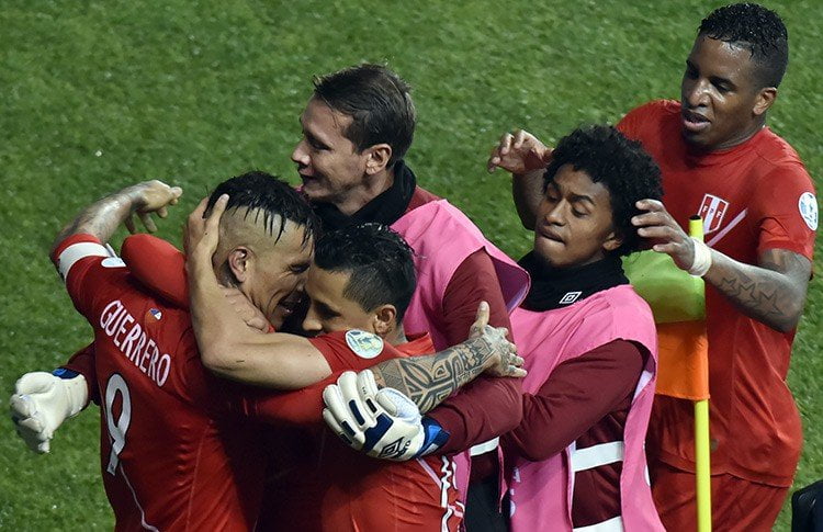 Paolo Guerrero va camino a convertirse en el máximo goleador histórico de la selección peruana de fútbol.