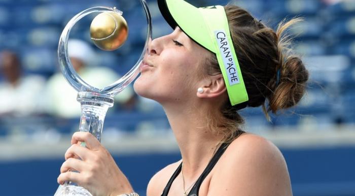 La suiza Belinda Bencic sorprendió en Toronto al lograr el título.