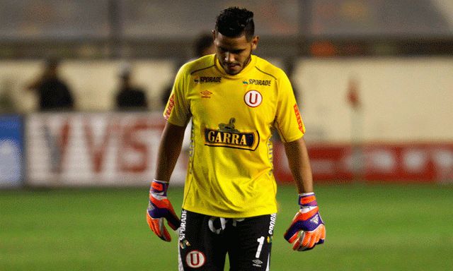 Raúl Fernández fue titular en la derrota de la “U”.