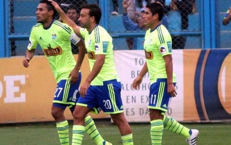 Carlos Lobatón fue el gestor principal del empate de Cristal en el Cusco.