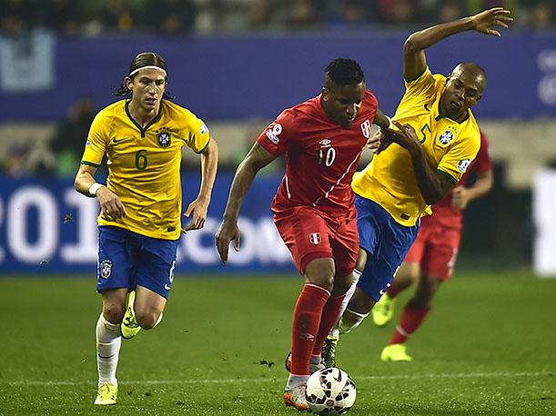 Jefferson Farfán liderará la ofensiva nacional ante Brasil en la Arena Fonte Nova.