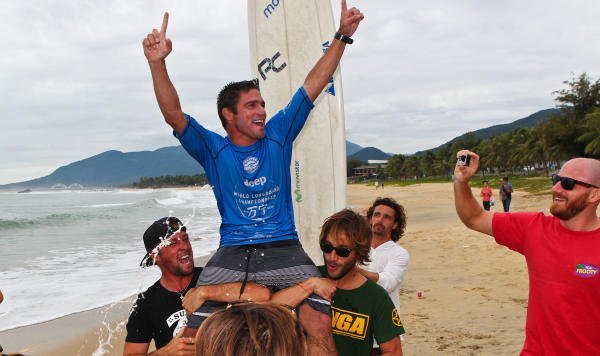 Benoit PICCOLO Clemente  conquistó por segunda vez el título  de campeón mundial de Surf en la modalidad Longboard.