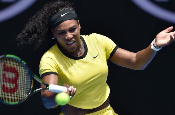 Serena Williams realizó prácticamente un entrenamiento para clasificar a los octavos de final.