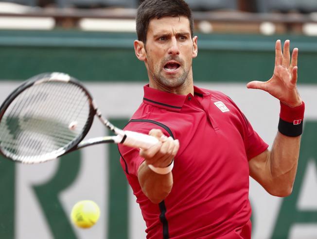 Djokovic comenzó con pie derecho el objetivo de consagrarse por primera vez campeón de Roland Garros.